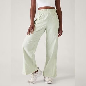 Athleta Trekkie Parachute Pants Celadon Tint Green Sz 14 NWT High Rise Hiking